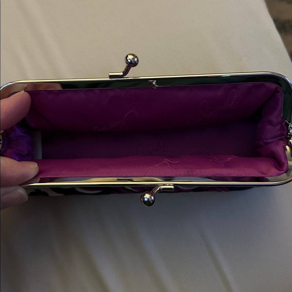 Vera Bradley Kisslock case - Picture 2 of 2